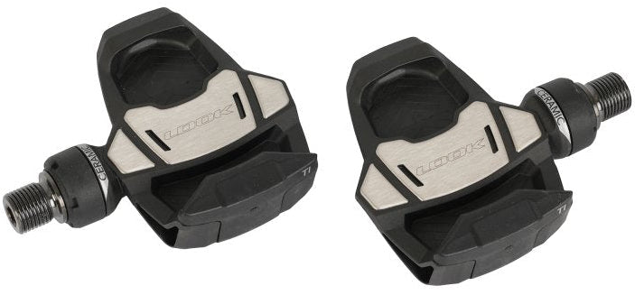 Detalle de los pedales para bicicleta look keo blade carbon con rodamientos cerámicos y eje en titanio en bogota Colombia 