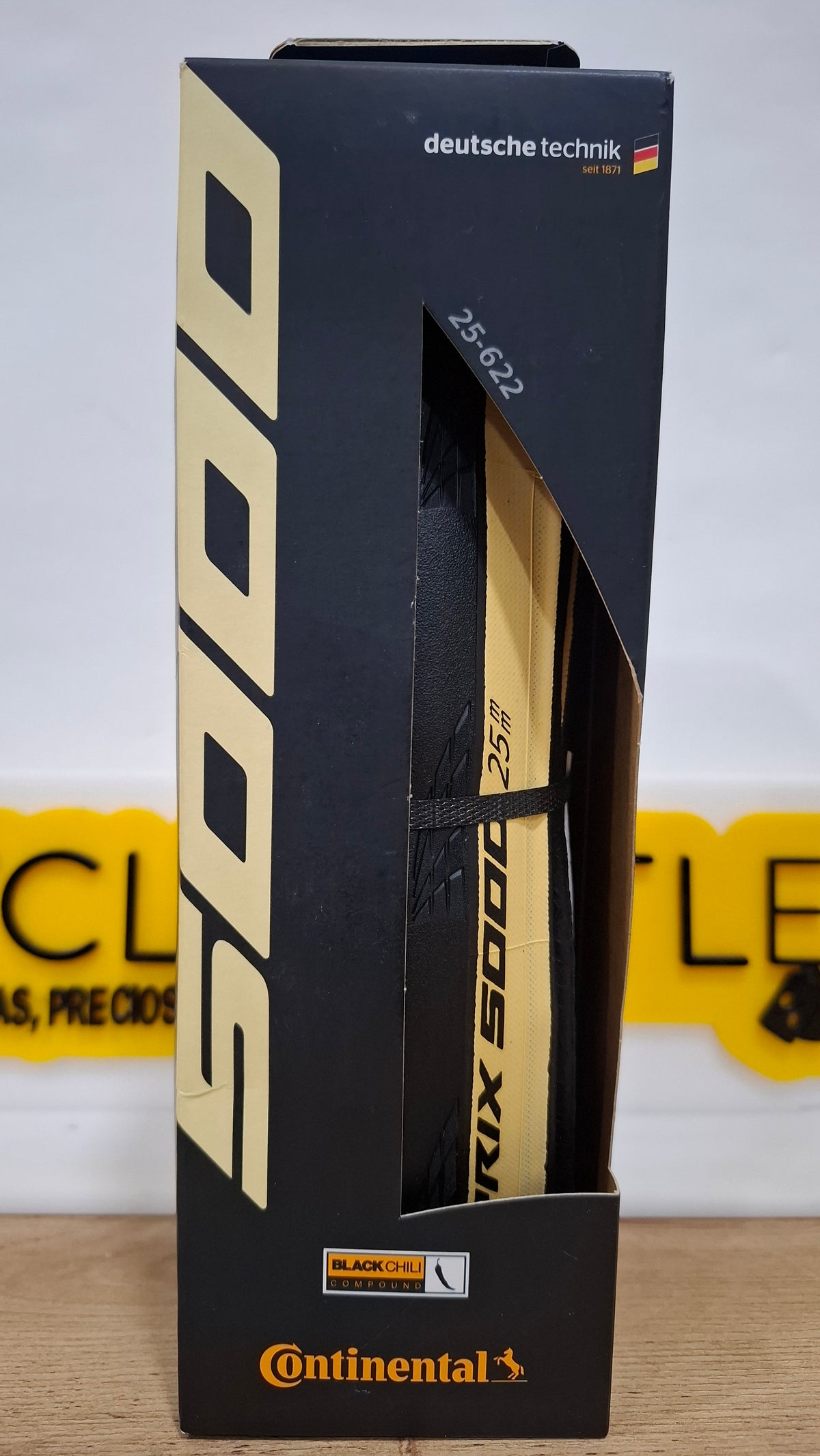 Coraza para bicicleta marca continental grand prix 5000 versión cream