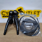 Manetas ergopower marca shimano referencia ultegra r8000 con cableas y fundas de frenos y cambios