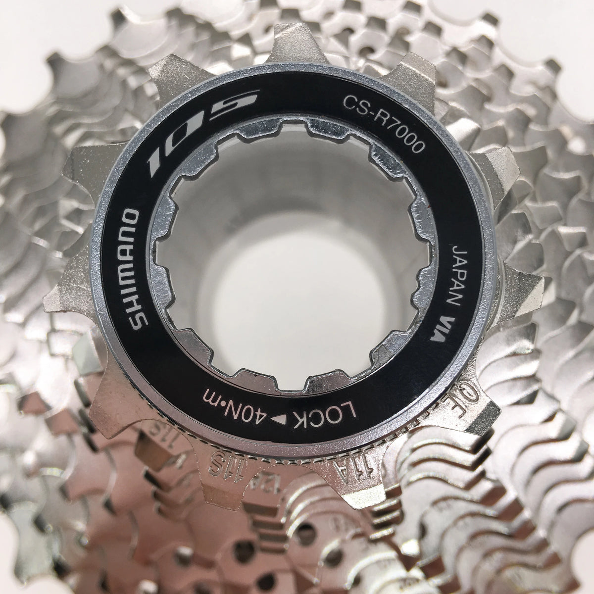 Detalle de la pacha cassette shimano 105 r7000 de 11 velocidades